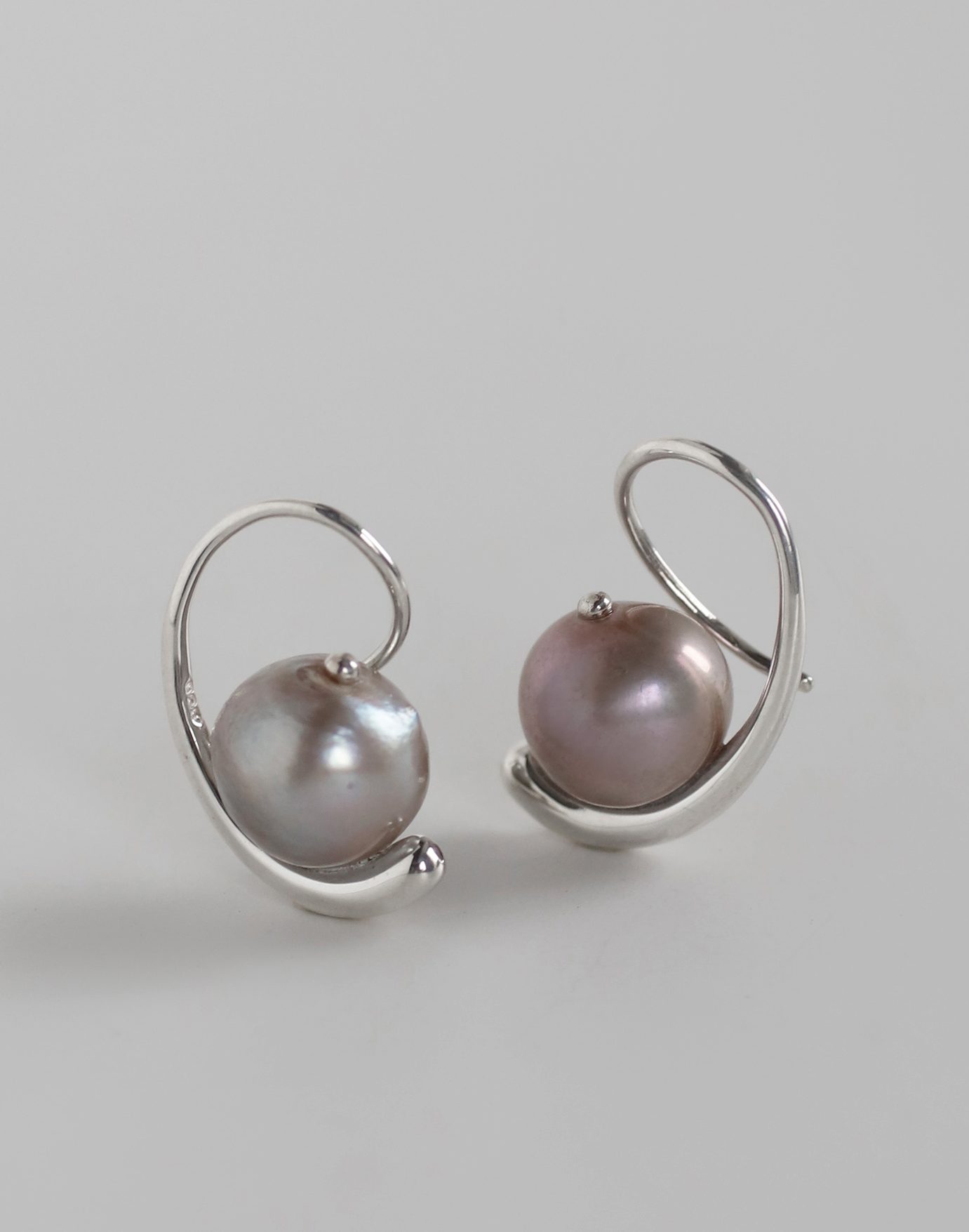 Freshwater pearl hook earrings